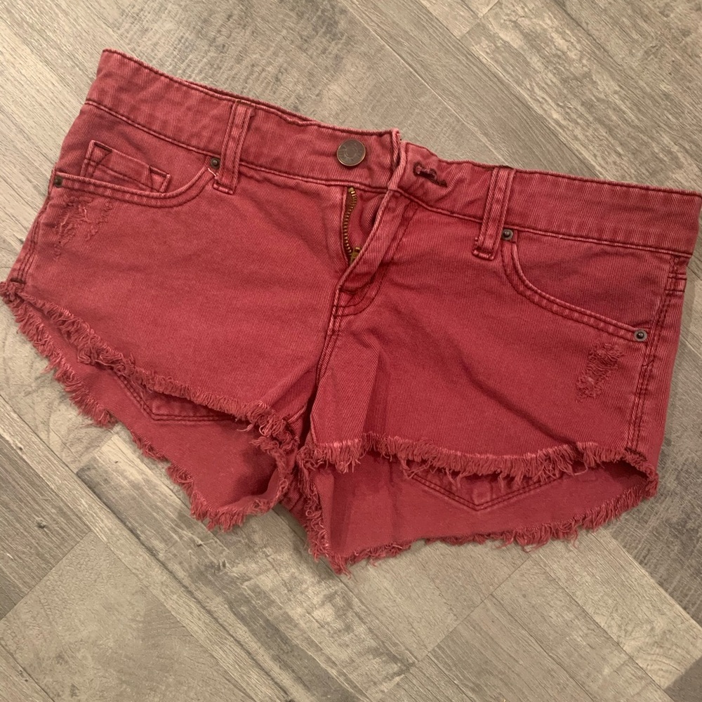 BDG Los Rise Red Shorts Size 25W